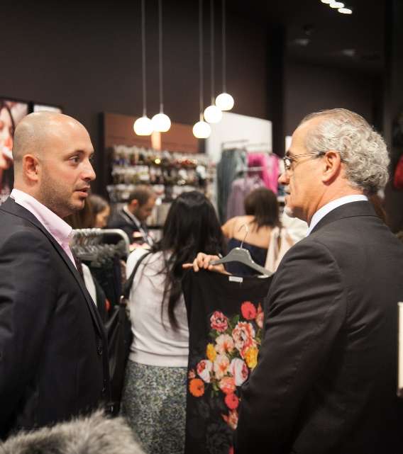 حملة متاجر Promod في الإمارات ضد سرطان الثدي