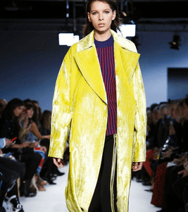 موضة المعطف الطويل بالوان النيون من بوتشي لشتاء 2017