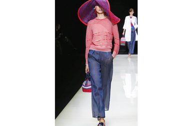 عرض ازياء مميز من جيورحيو ارماني لصيف 2016 من اسبوع الموضة في ميلانو