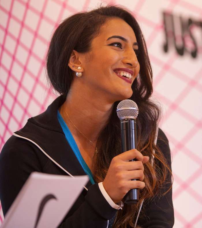 لاعبة التنس العمانية فاطمة النبهاني