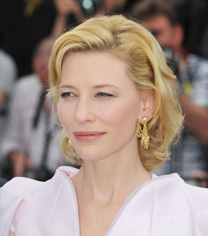 كيت هي أيضاً سفيرة  SK-II وهي ماركة مستحضرات للعناية بالبشرة