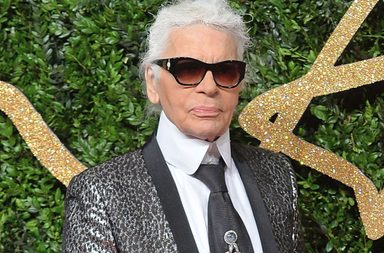 كارل لاغرفلد يحصد جائزة افضل استحقاق في حفل British Fashion Award