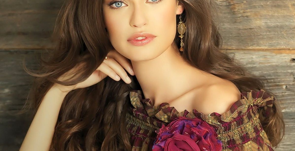 منصة Net a Porter تضم أفضل مستحضرات التجميل للمرأة العربية