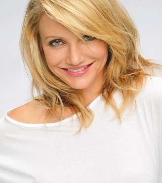 ماكياج البشرة المشرقة والإبتسامة اللامعة