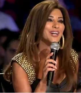 نجوى كرم تختار أجمل المجوهرات لإطلالاتها
