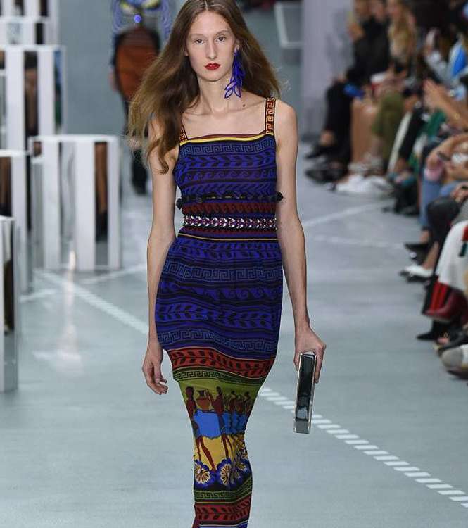 موضة الفستان المطبع بالطول المتوسط من ماري كاترانتزو لصيف 2017