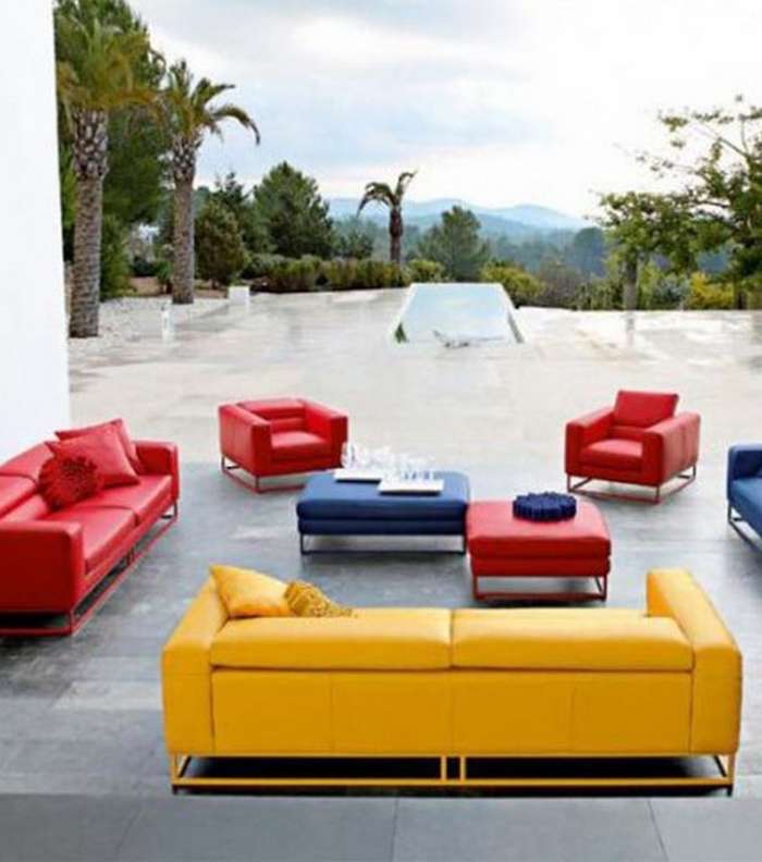 كنبات Roche Bobois الملوّنة
