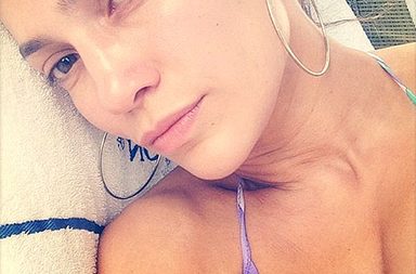 سلفي جنيفر لوبيز من دون مكياج