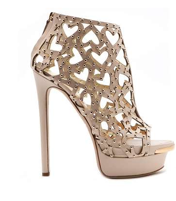 اختاري لربيع 2013 اجمل الأحذية من Dsquared2