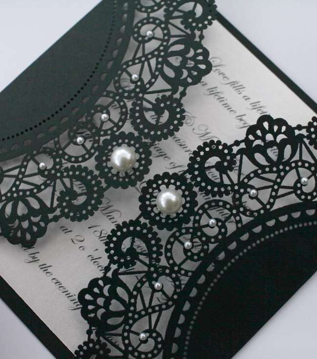 البطاقة السوداء مع الأكسسوار