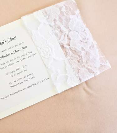 إختاري المغلف مصنوعاً من الدانتيل