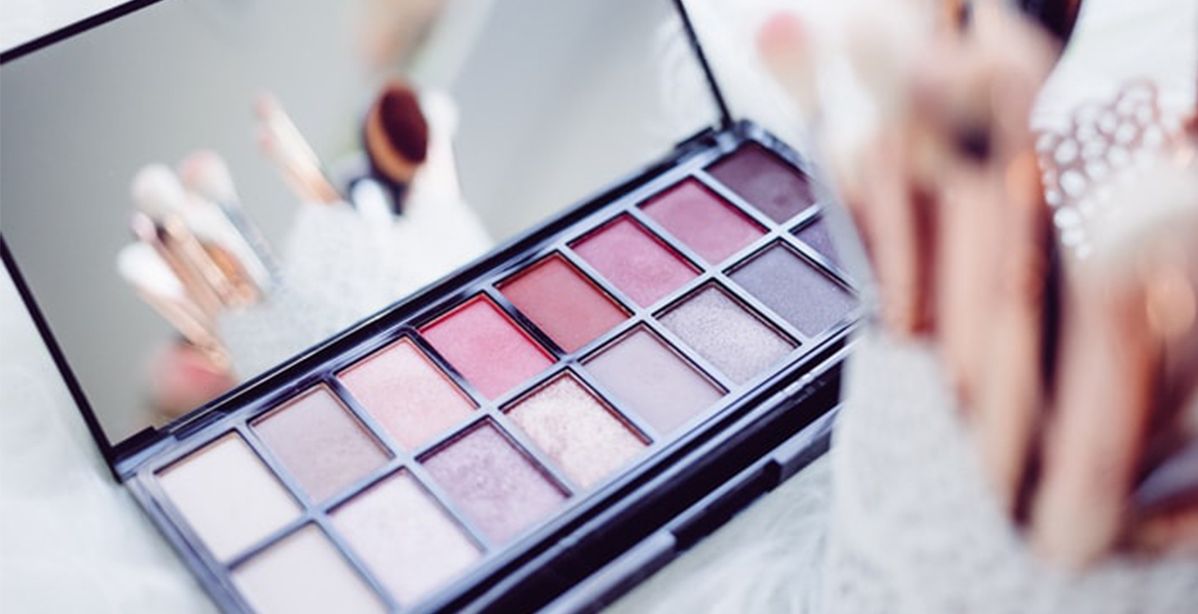 تفسير حلم وضع المكياج للمطلقه 