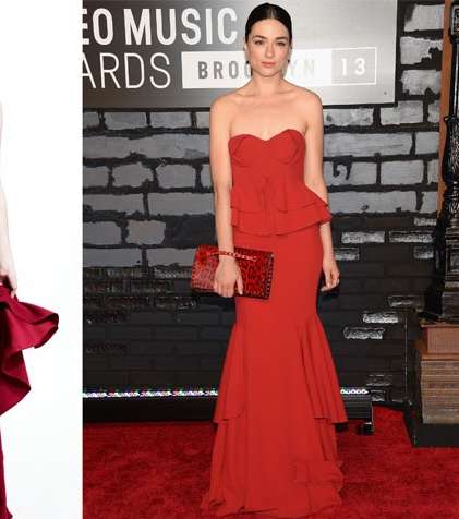 Crystal Reed تتألق بفستان زاك بوزن في حفل MTV Video Music Award