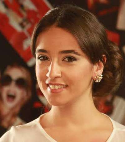 خطوات تسريحة الكعكة الجانبية للعيد