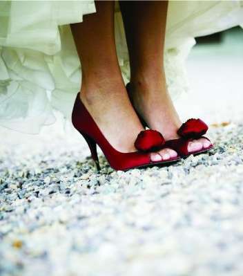 الحذاء الأحمر