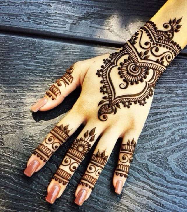 حناء اليدين بالصور
