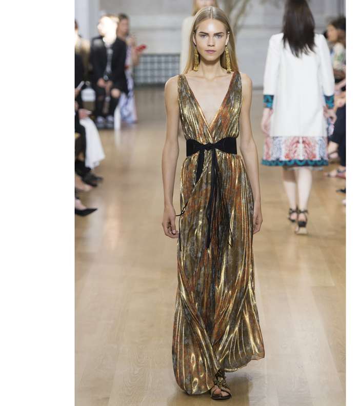 ازياء اوسكار دي لا رانتا لصيف 2017 من اسبوع الموضة في نيويورك