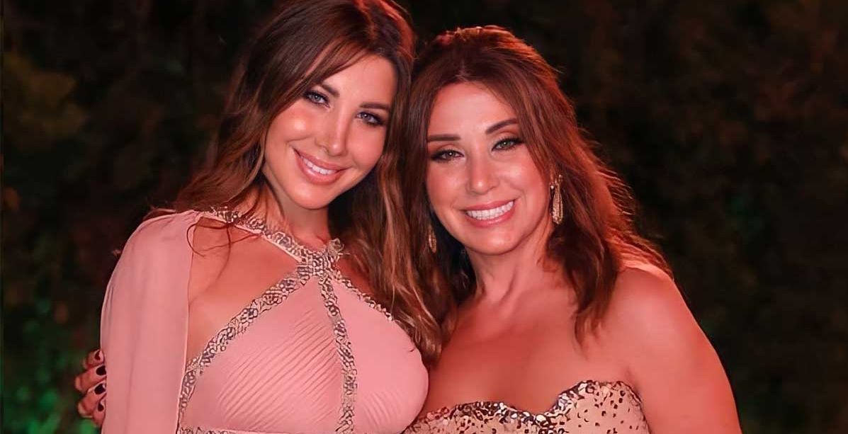 اطلالات الوالدات في زفاف اولادهن المشاهير