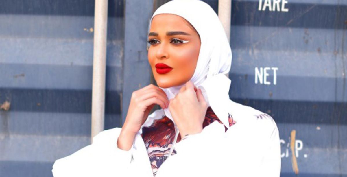 الفاشنيستا الكويتية مريم رضا تخلع الحجاب وتثير الجدل