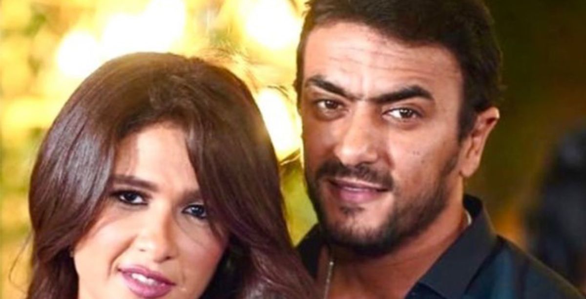 نجمات يغازلن أزواجهن أمام الكاميرات