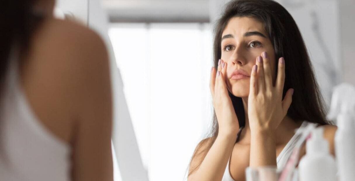 أعراض نقص الفيتامينات على الجلد