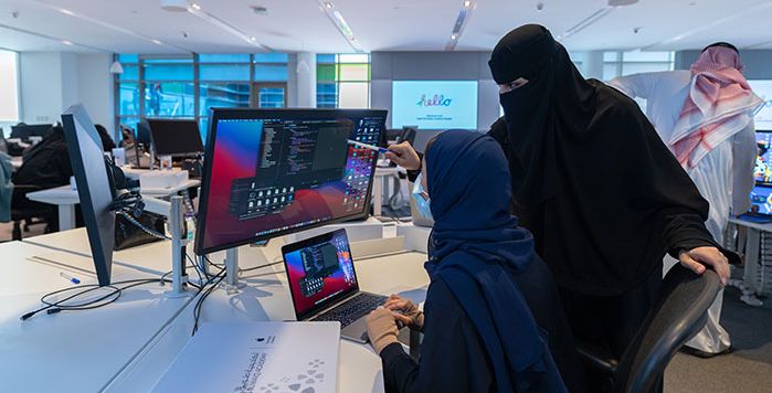 افتتاح أبواب أكاديمية Apple للمطوّرات الأولى في الشرق الأوسط‎‎