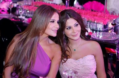 خلاف سابق يتجدد بين إليسا وكارول سماحة على تويتر