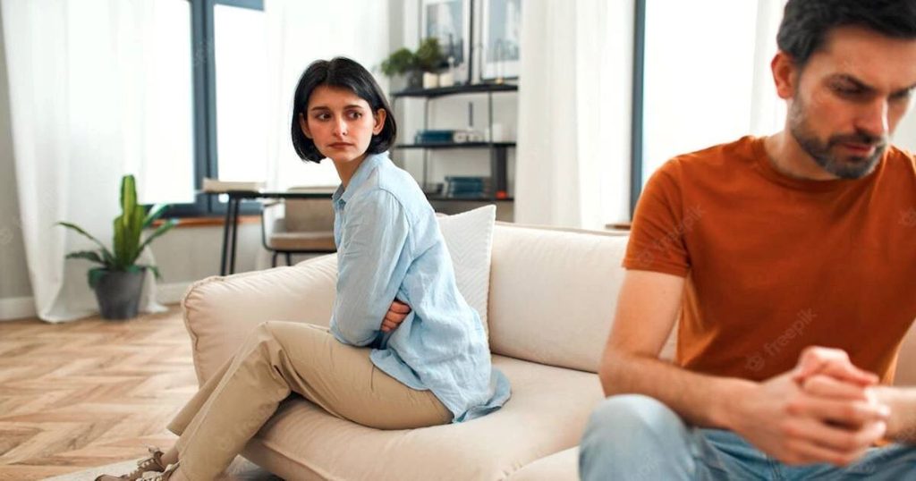 علامات إعجاب الرجل بالمرأة