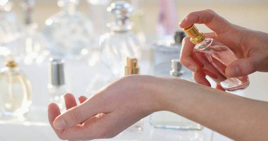 حكم تطبيق العطر في رمضان
