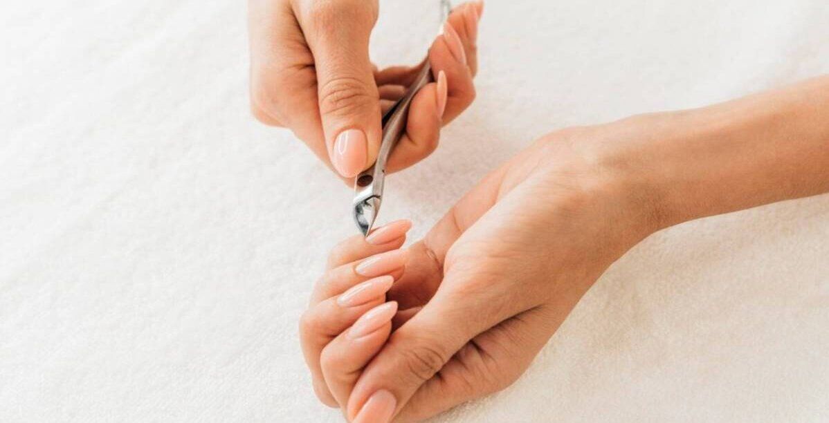 حكم قص الاظافر ليلًا