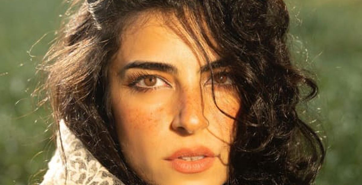 السعودية نور الخضراء تلفت الأنظار بإطلالتها الجريئة في مهرجان "كان"