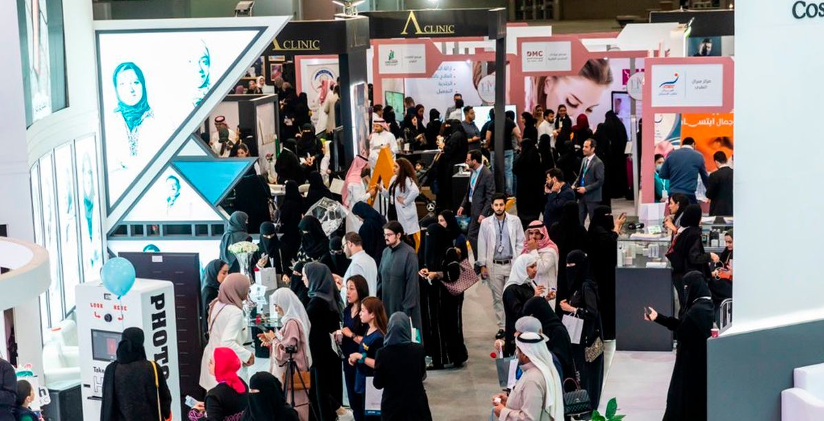 Person, Human, Crowd