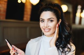 تسريحات شعر تشد الوجه