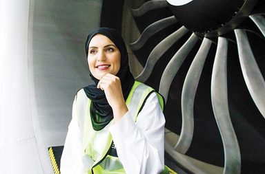 أول مهندسة طائرات إماراتية الدكتورة سعاد الشامسي