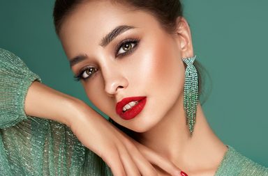 حيل سهلة لتطبيق صيحات المكياج الصعبة