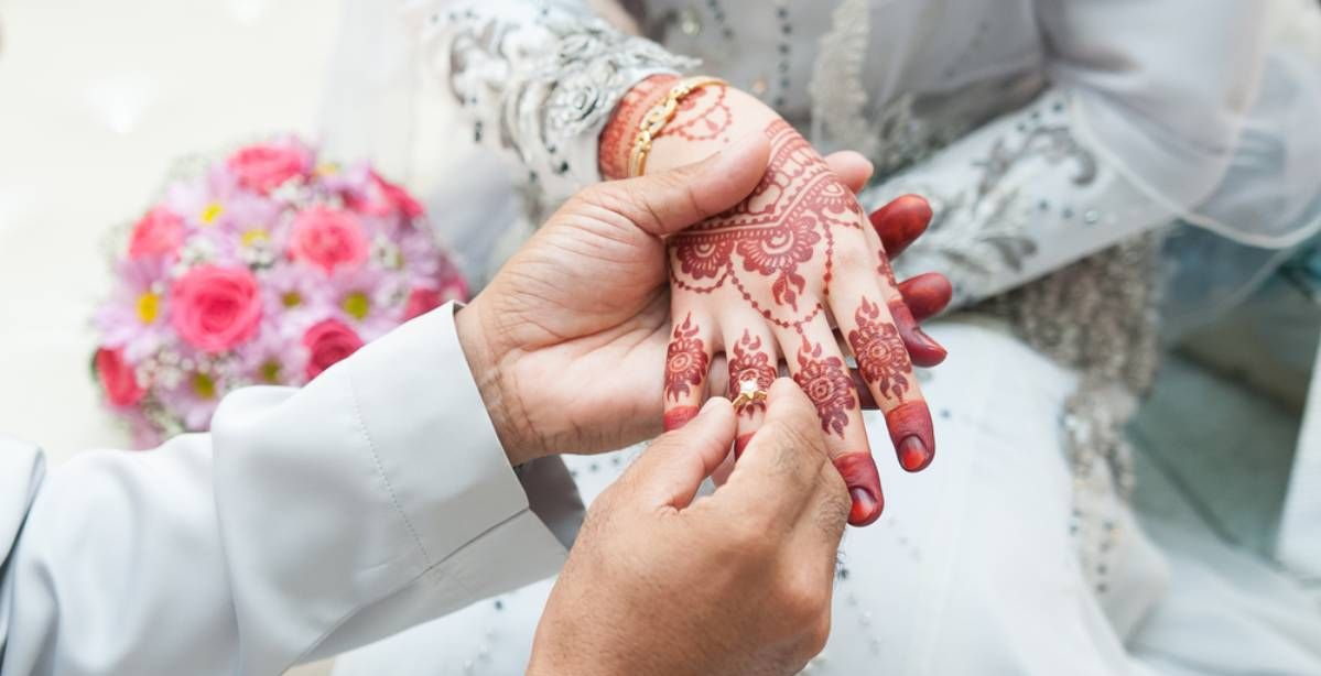 أجمل عبارات تهنئة صديقتك بالخطوبة