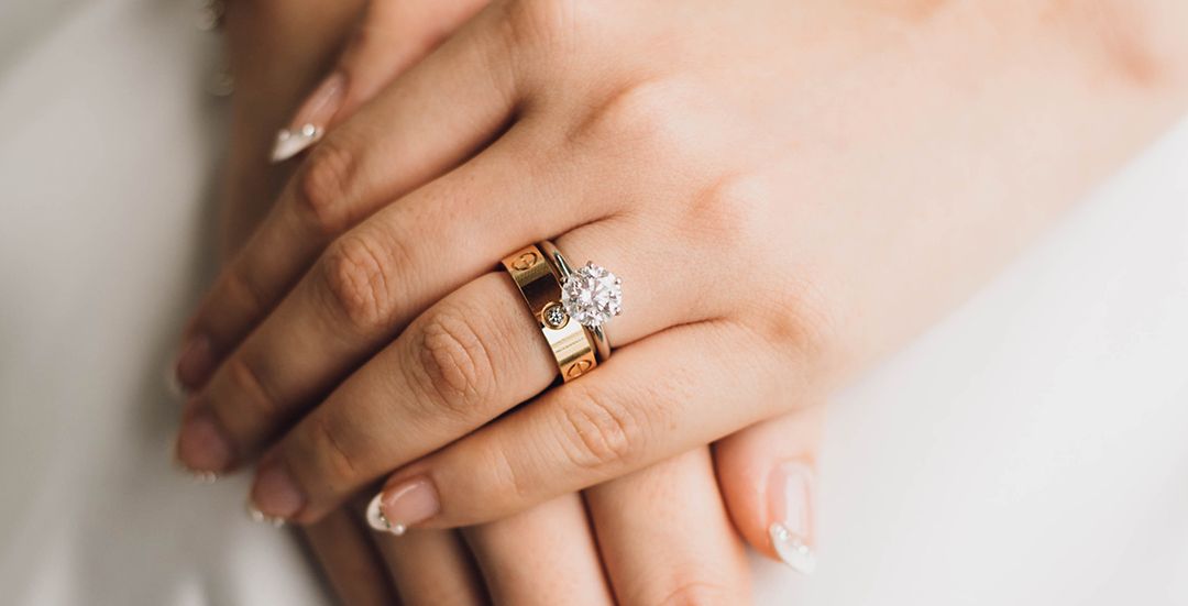 رؤية الخطوبة في المنام للعزباء