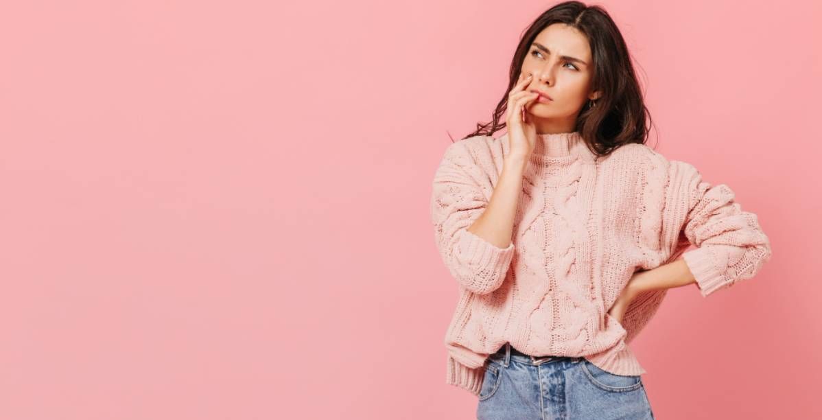 هل الإفرازات المهبلية بعد إنقطاع الطمث طبيعية؟