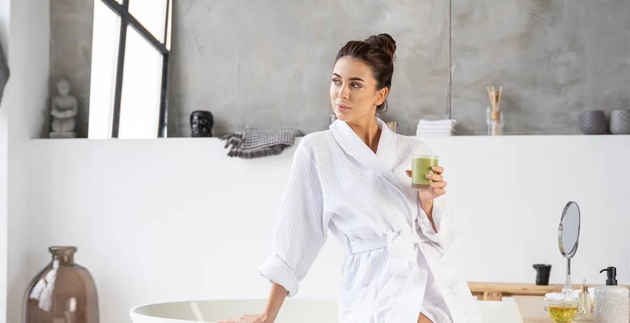 كيف أتخلّص من شعر البطن نهائيًا خطوة بخطوة؟