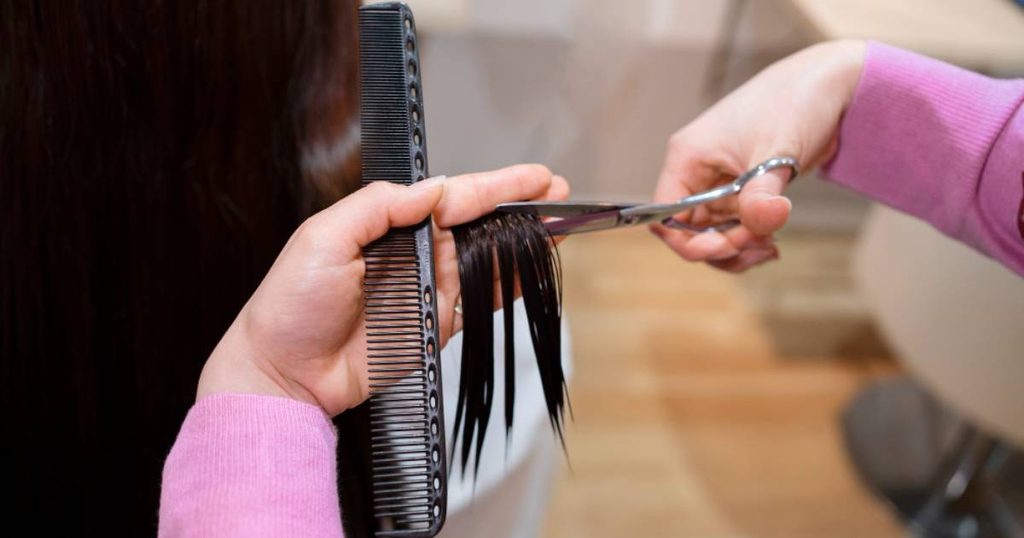 خطوات قص الشعر