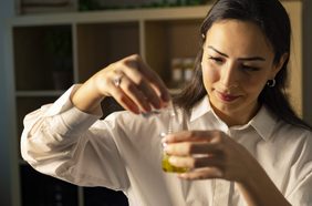 السعودية حورية قشقري رائدة تقنيات يوغا الوجه في حوار حصريّ على ياسمينة