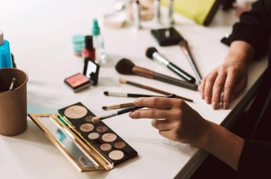 طريقة تطبيق البلاشر للوجه الدائري