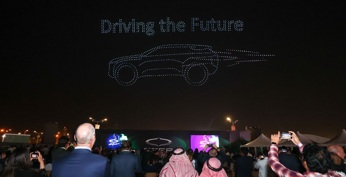سماء الرياض تضيء احتفاءً بإطلاق أول علامة سعودية لصناعة السيارات الكهربائية