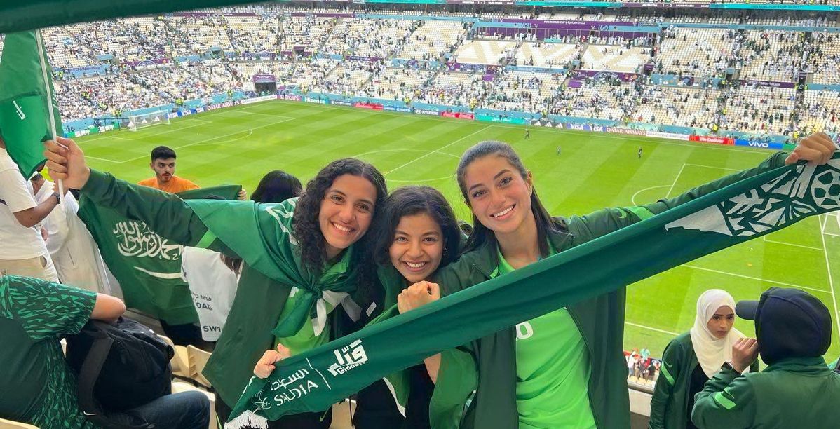 لاعبات المنتخب السعودي للكرة يتفاعلن مع فوز السعودية في مونديال قطر 2022