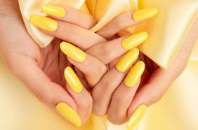 طريقة تطبيق مناكير اصفر