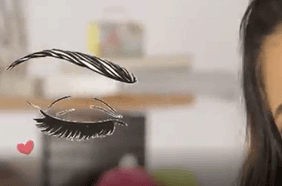 بالفيديو، حيلة سهلة لتركيب الرموش