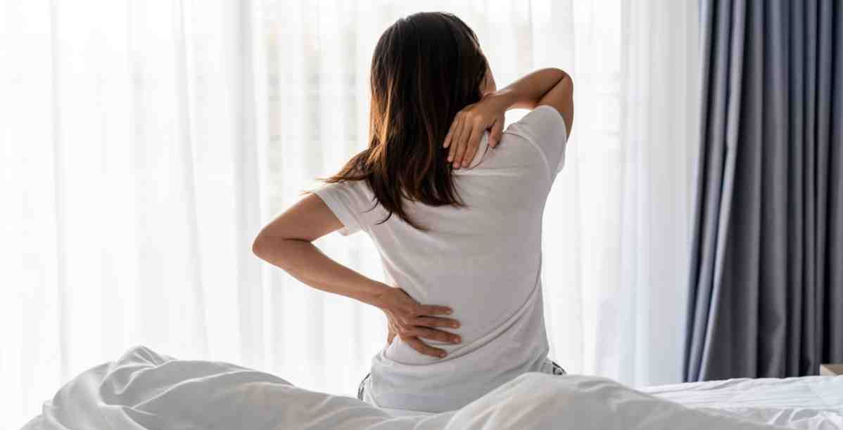 أسباب ألم الظهر الشديد أثناء الدورة الشهرية وكيفية علاجها