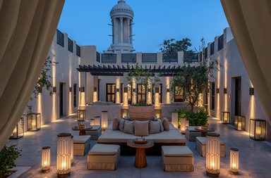 اليوم الوطني الاماراتي ومطاعم وفنادق للاحتفال به
