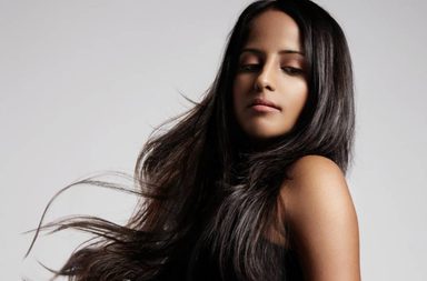 خطوات الحصول على قصات شعر وسط مدرج