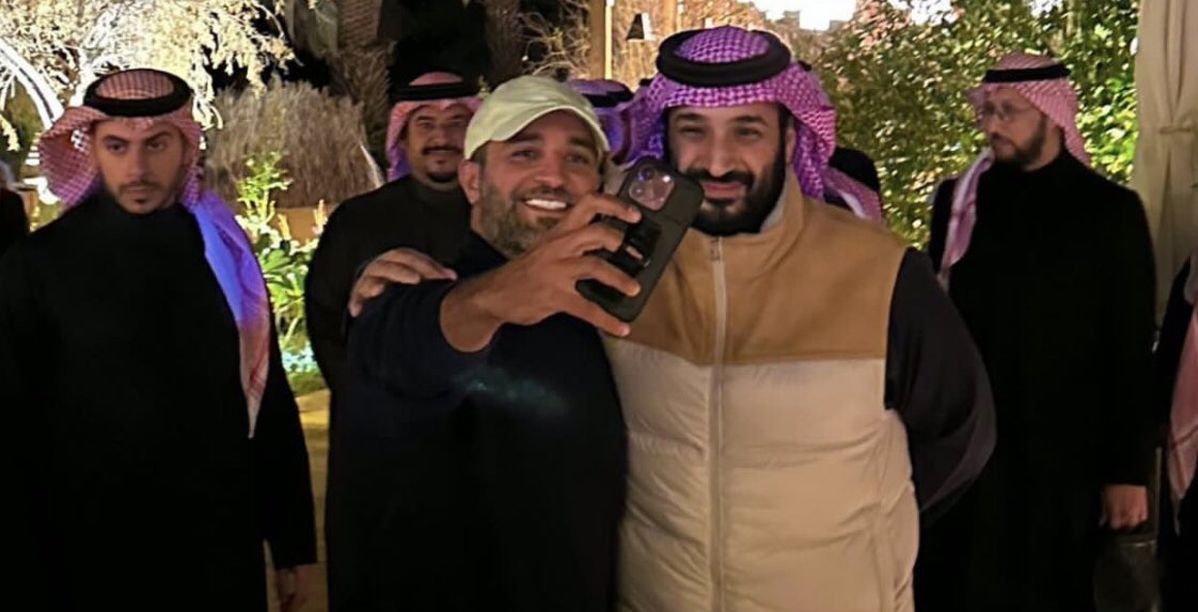 الأمير محمد بن سلمان يتصدر مواقع التواصل بآخر ظهور في العُلا